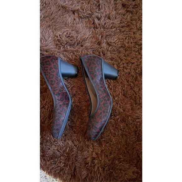 VIONIC BY ORTHAHEEL CARRER MABREY WINE LEOPARD PRINT SIZE 9.5 - Picture 6 of 10
